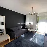 Appartement Przestronny Bialy Lotos Z Prywatnym Ogrodem