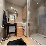 Apartment Przestronny Bialy Lotos Z Prywatnym Ogrodem Krakow